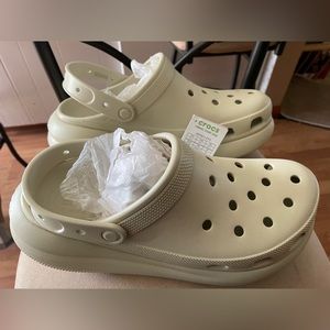 Men’s Crocs. Size 11. Cream White Never Worn. New.